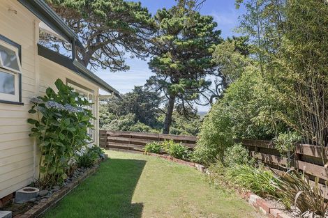 Photo of property in 120 Miromiro Road, Normandale, Lower Hutt, 5010