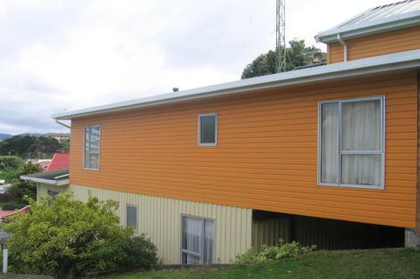 Photo of property in 2 Cherry Grove, Strathmore Park, Wellington, 6022