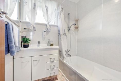 Photo of property in 8 Diane Grove, Paparangi, Wellington, 6037