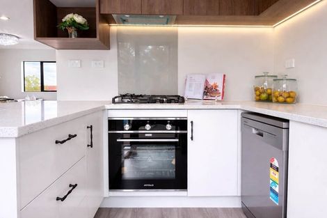 Photo of property in 4253 Great North Road, Glendene, Auckland, 0602