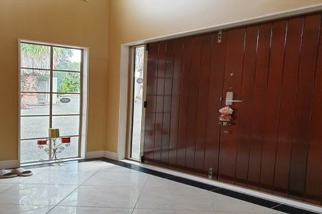 Photo of property in 701a Beach Road, Rothesay Bay, Auckland, 0630