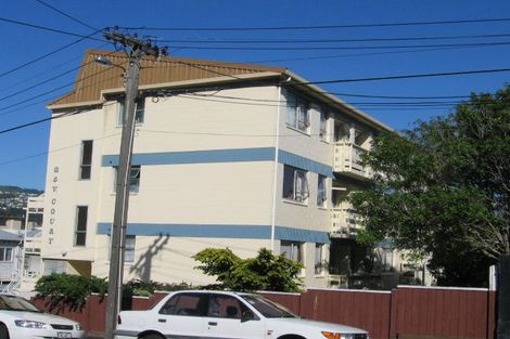 Photo of property in 5 Hawker Street, Mount Victoria, Wellington, 6011