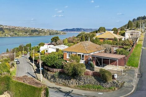 Photo of property in 17 Junction Road, Ravensbourne, Dunedin, 9022