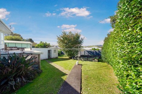 Photo of property in 23 Buscomb Avenue, Henderson, Auckland, 0610