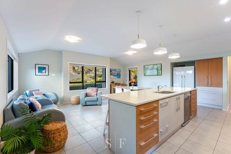 Photo of property in 22 Fairway Oaks Drive, Waikanae Beach, Waikanae, 5036