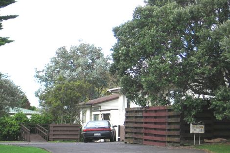 Photo of property in 2/217 Swanson Road, Henderson, Auckland, 0610