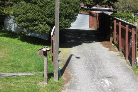 Photo of property in 5 Tuam Grove, Wainuiomata, Lower Hutt, 5014