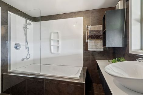 Photo of property in 50 Shandon Road, Vauxhall, Dunedin, 9013