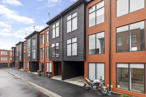 Photo of property in 17/17 Owens Place, Mount Maunganui, 3116