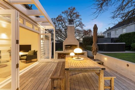 Photo of property in 28 Princes Street, Northcote Point, Auckland, 0627