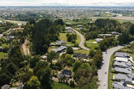 Photo of property in 200 Aokautere Drive, Fitzherbert, Palmerston North, 4471