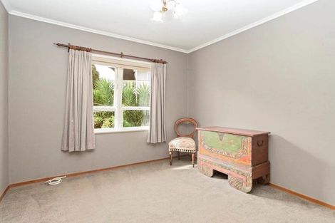 Photo of property in 2 Orsova Place, Lynfield, Auckland, 1042