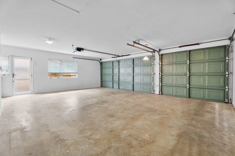 Photo of property in 8 Hagen Close, Golflands, Auckland, 2013