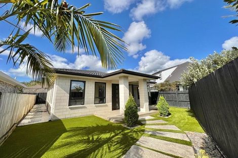 Photo of property in 46a Golfland Drive, Golflands, Auckland, 2013