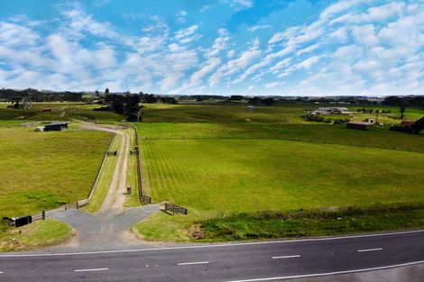Photo of property in 254 Karioitahi Road, Karioitahi, Waiuku, 2683