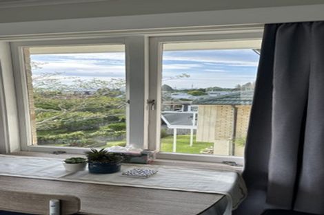 Photo of property in 1/177 Glenfield Road, Hillcrest, Auckland, 0627