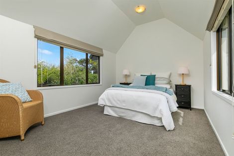 Photo of property in 25 Kingfisher Grove, Greenhithe, Auckland, 0632