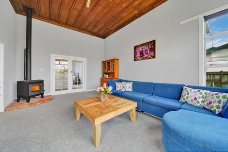 Photo of property in 65 Wilson Street, Hawera, 4610