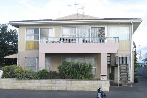 Photo of property in 28 The Esplanade, Westshore, Napier, 4110