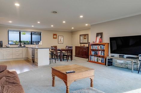 Photo of property in 5a Rewa Street, New Lynn, Auckland, 0600