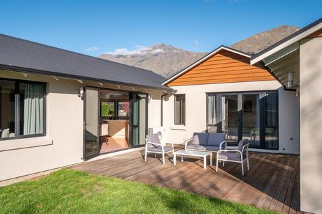 Photo of property in 48 Erskine Street, Lake Hayes, Queenstown, 9304