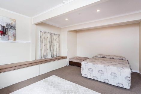 Photo of property in 21 Ribblesdale Road, Henderson, Auckland, 0612