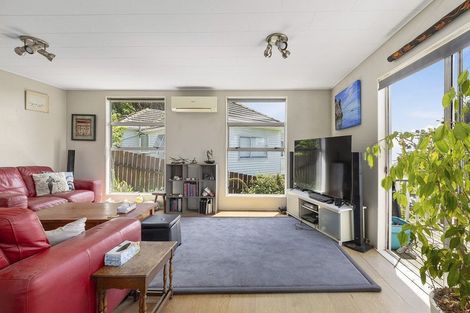 Photo of property in 44 View Road, Titahi Bay, Porirua, 5022