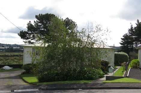 Photo of property in 5 Celsmere Lane, Te Atatu Peninsula, Auckland, 0610