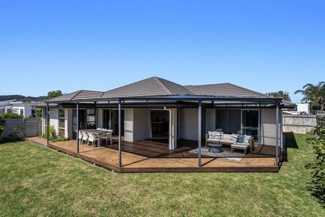 Photo of property in 15 Dawn Parade, Coastlands, Whakatane, 3120