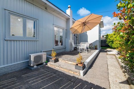 Photo of property in 2/176 Henderson Valley Road, Henderson, Auckland, 0612