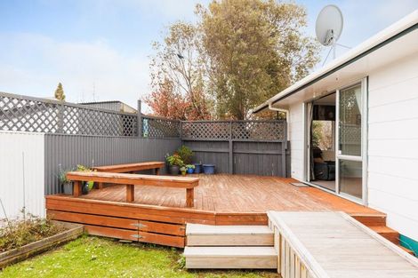 Photo of property in 28 Escort Grove, Awapuni, Palmerston North, 4412