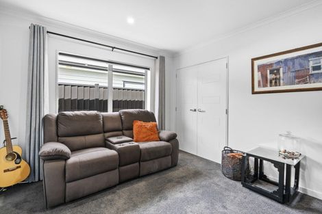 Photo of property in 1a Camp Street, Heretaunga, Upper Hutt, 5019