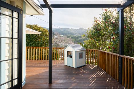 Photo of property in 28 Handyside Street, Tawa, Wellington, 5028