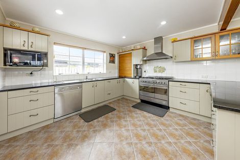 Photo of property in 47 Evanda Crescent, Conifer Grove, Takanini, 2112