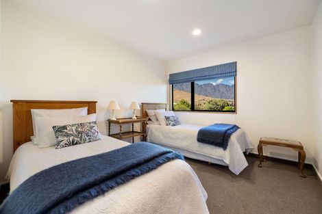 Photo of property in 4 Peregrine Place, Queenstown, 9300