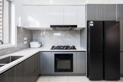 Photo of property in 40 Pupuke Road, Hillcrest, Auckland, 0627