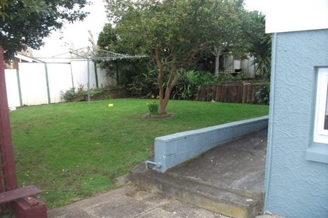 Photo of property in 116 Gossamer Drive, Pakuranga Heights, Auckland, 2010