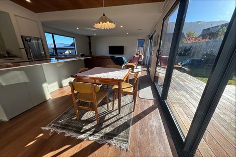 Photo of property in 21 Tomtit Crescent, Lake Hawea, 9382