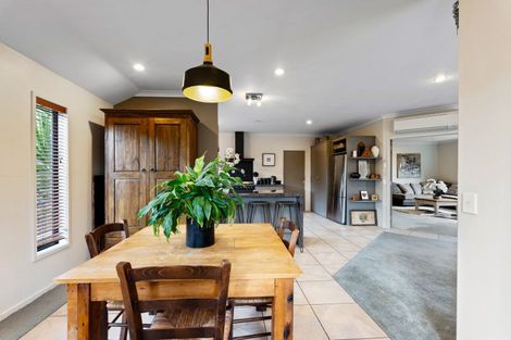 Photo of property in 6 Kirkpatrick Place, Havelock North, 4130