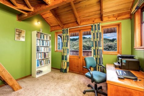 Photo of property in 39 Airlie Road, Plimmerton, Porirua, 5026