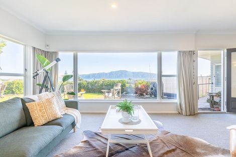 Photo of property in 15 Webber Street, Paraparaumu Beach, Paraparaumu, 5032