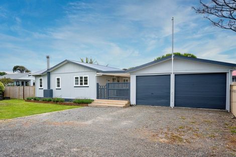 Photo of property in 2 Leyland Road, Te Awanga, 4102