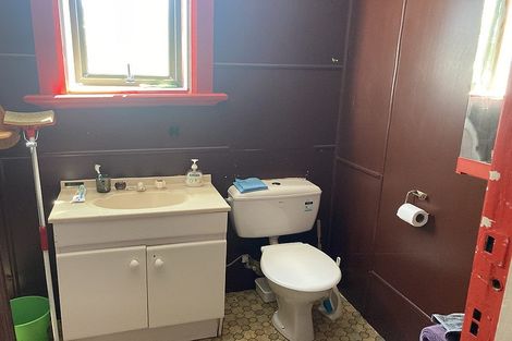 Photo of property in 96 Bridge Street, Eltham, 4322