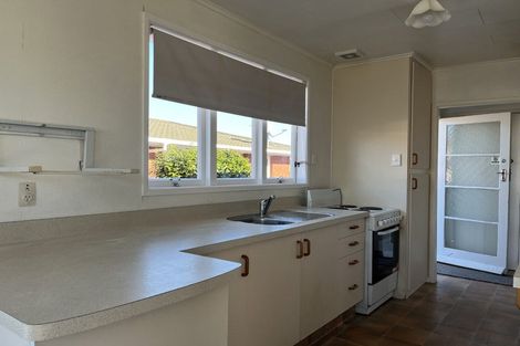 Photo of property in 21 Manu Crescent, Upper Vogeltown, New Plymouth, 4310