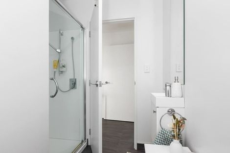 Photo of property in 16 Eric Gifford Drive, Ranui, Auckland, 0612