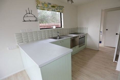 Photo of property in 1/36 Pitcairn Crescent, Bryndwr, Christchurch, 8053