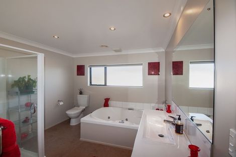 Photo of property in 8 Cheetwood Street, Churton Park, Wellington, 6037