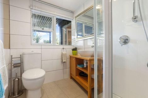 Photo of property in 27 Takahe Road, Titirangi, Auckland, 0604