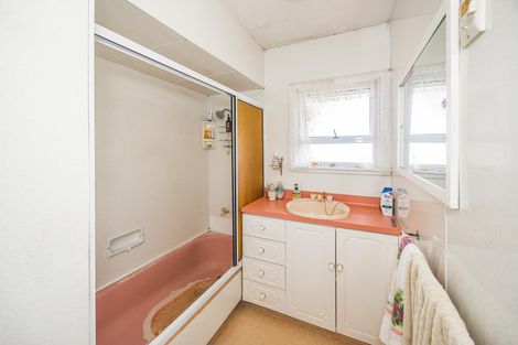 Photo of property in 1 Earn Street, Oamaru North, Oamaru, 9400