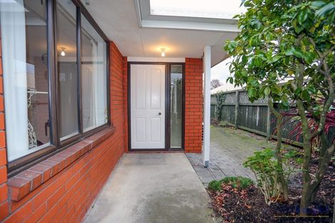 Photo of property in 2/44 Division Street, Riccarton, Christchurch, 8041